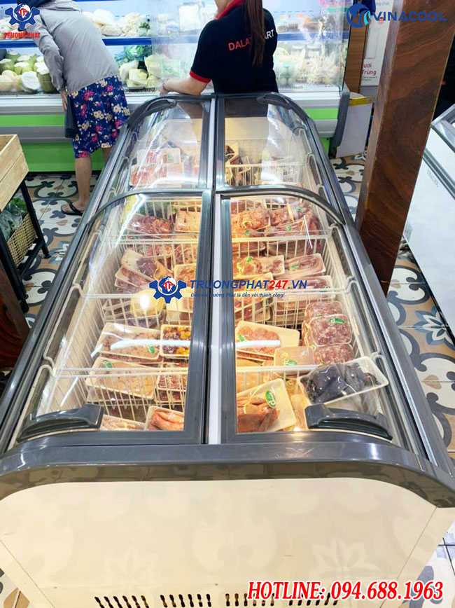 tủ trưng bày thịt cá 4 mặt kính